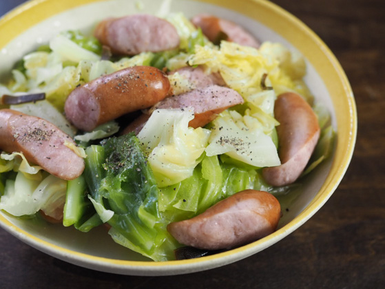 キャベツとソーセージの蒸し煮 奥薗壽子のなべかまぺえじ