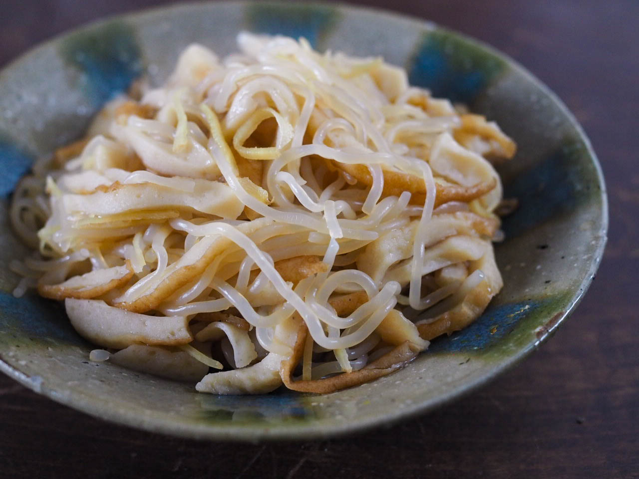 ちくわと糸こんにゃくの煮物 奥薗壽子のなべかまぺえじ