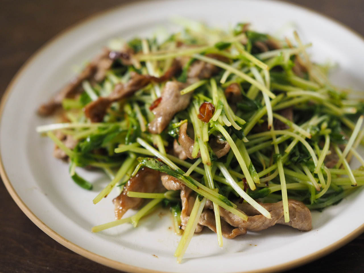 豆 苗 豚肉 豆苗レシピ 人気 35選 つくれぽ1000越え殿堂入りの1位は 栄養や再生方法も